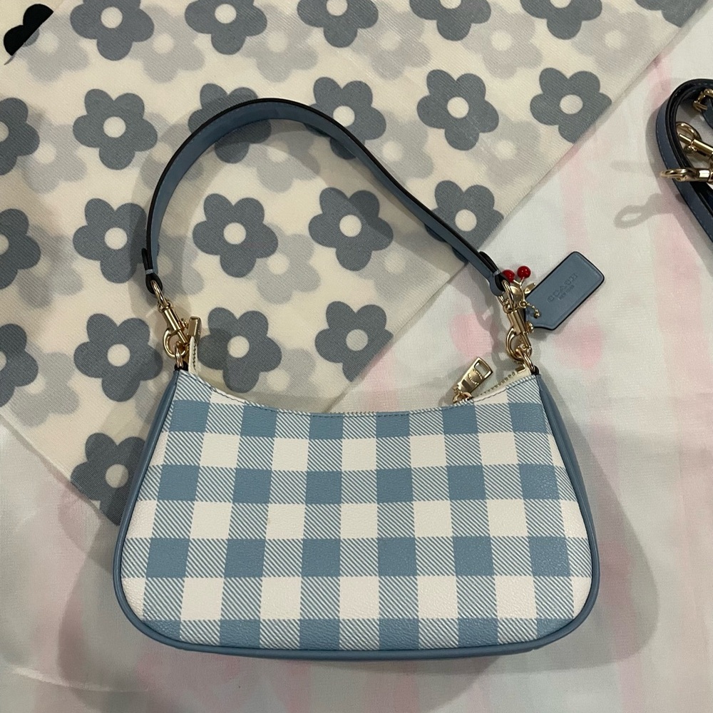 Coach Blue and White Gingham Shoulder Bag with Gold Hardware - Picture 7 of 9